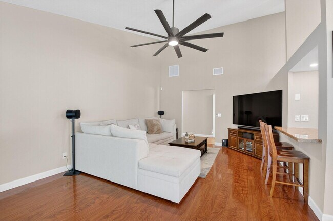 Building Photo - 45 Baytree Cir