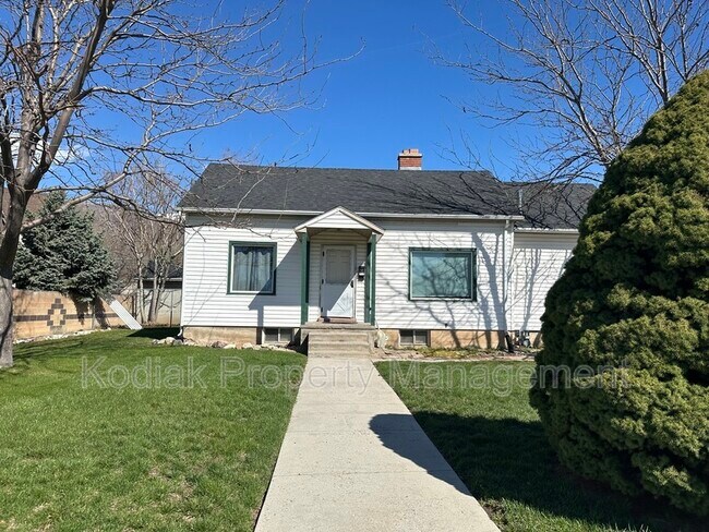Primary Photo - 580 N Main St