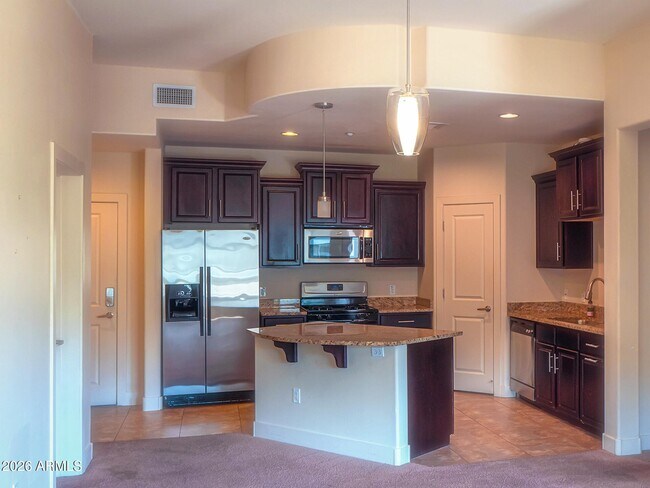 Building Photo - 945 E Playa Del Norte Dr