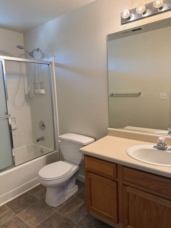 Building Photo - Two Bedroom Two Bath Townhome move in ready!