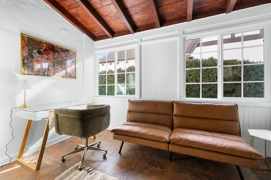 Building Photo - 3758 Gaviota Ave