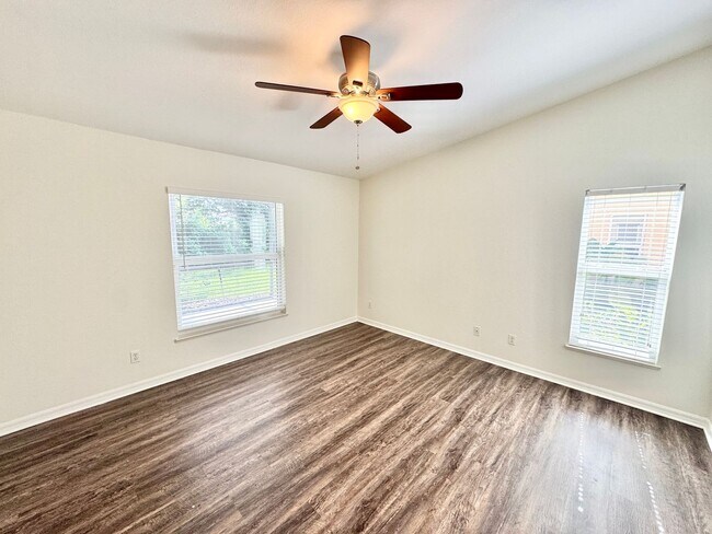 Building Photo - ** TUSCANY COVE ** 3 BED / 2 BATH - VILLA ...