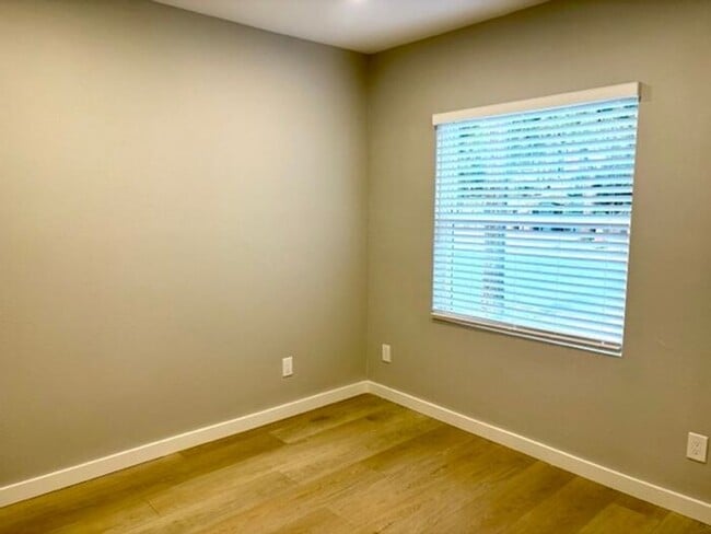 Building Photo - 1204 Willow St