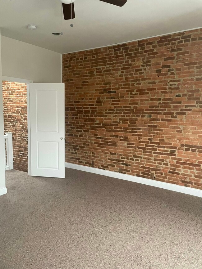 Building Photo - 2921 Riggs Ave