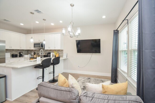 Building Photo - 4511 Reed Rd