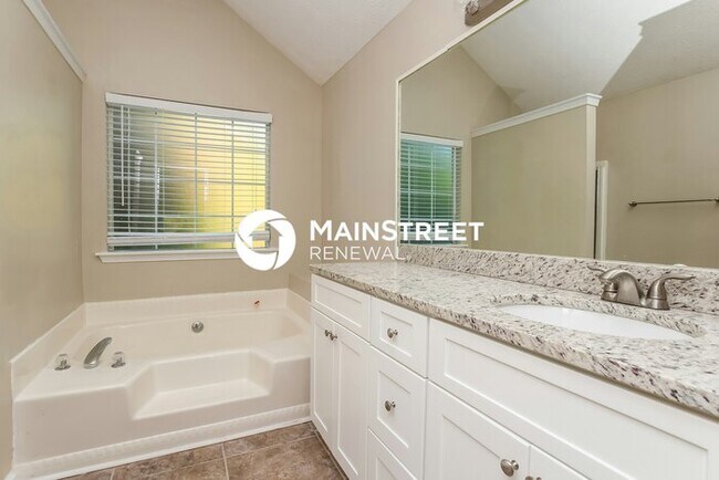 Building Photo - 3 Bedroom Pet-Friendly Home in Hampton, GA with Main Street Renewal