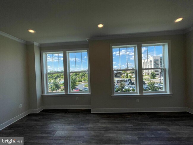 Building Photo - 313 Salinger Pl