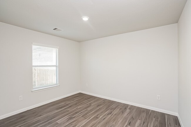 Building Photo - 2622 Needles Throw Ln