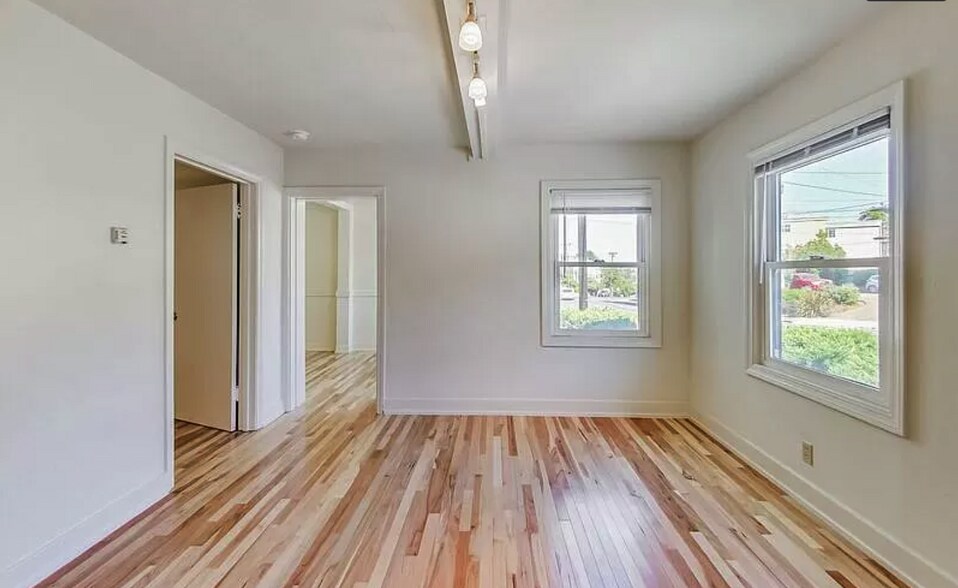 Building Photo - 2401 SE 138th Ave