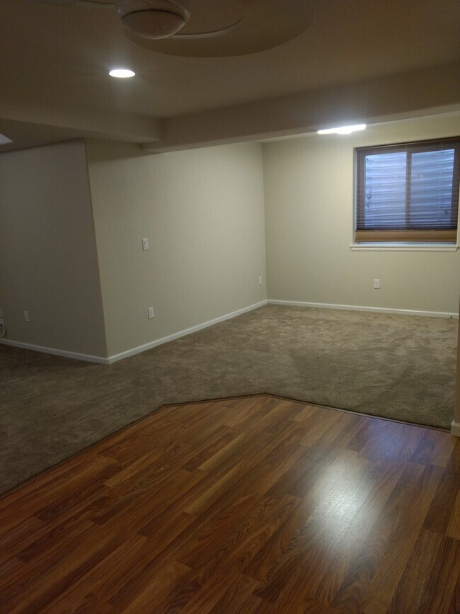 Building Photo - 2 bed/3 bath with spacious finished basement!