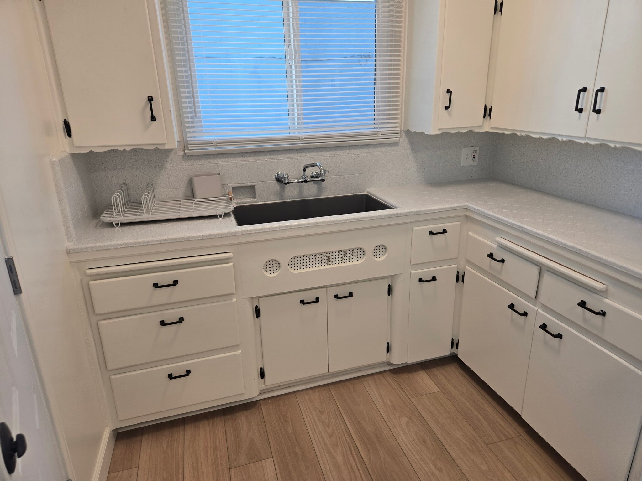 Kitchen - 7835 1/4 Flight Ave