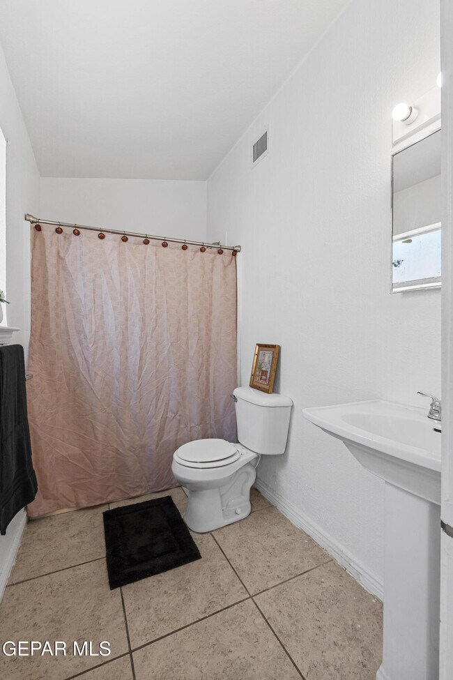 Building Photo - 12290 Tierra Bella Dr