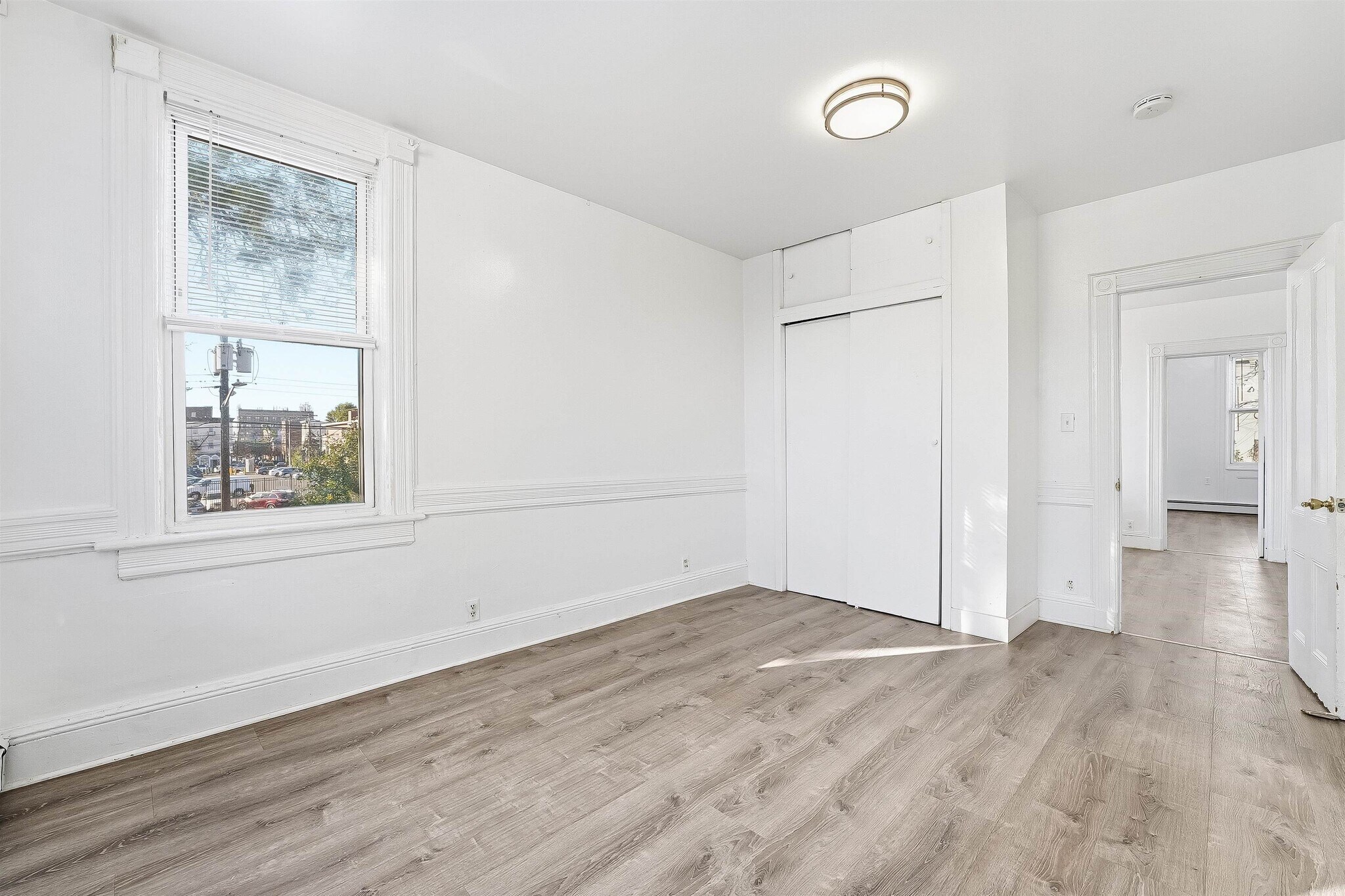 Building Photo - 525 7th St