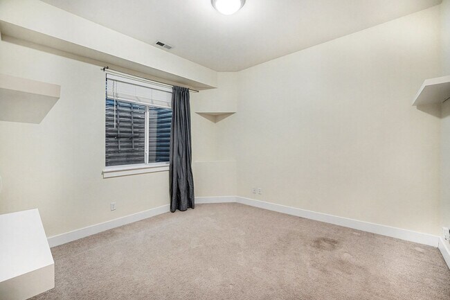 Building Photo - Gorgeous 3 bed 3.5 bath Home Available in Platt Park!