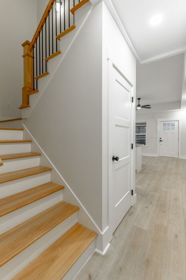 Building Photo - 1124 Garfield St