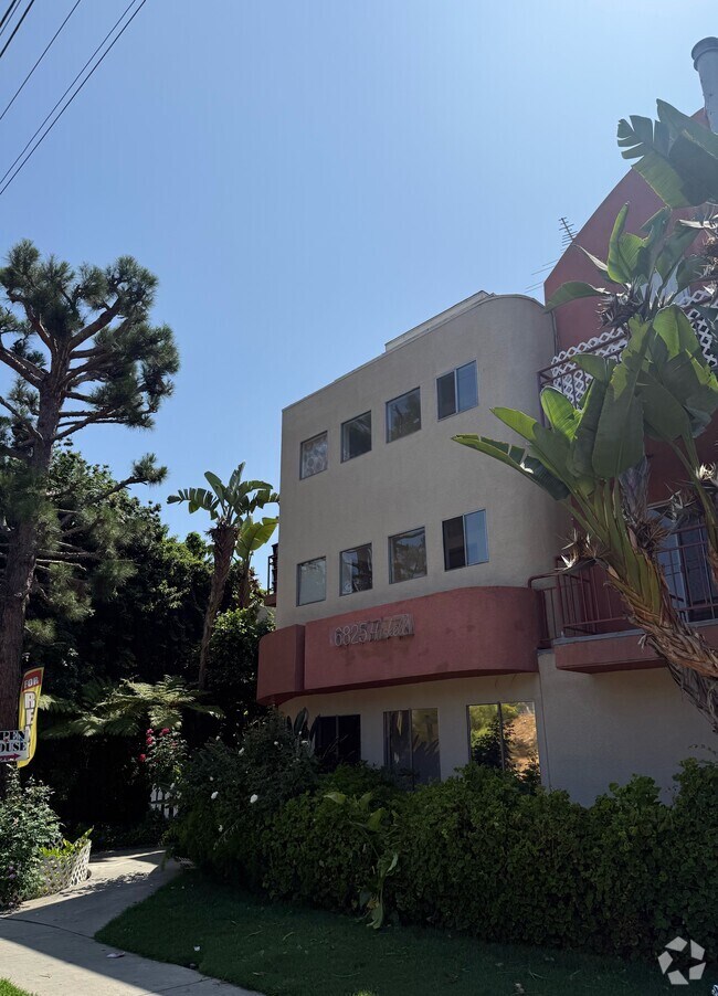 Building Photo - HSK