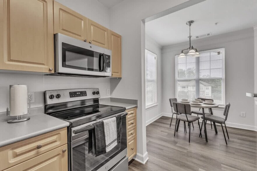 Building Photo - 8238 Hydon Dawn Ln
