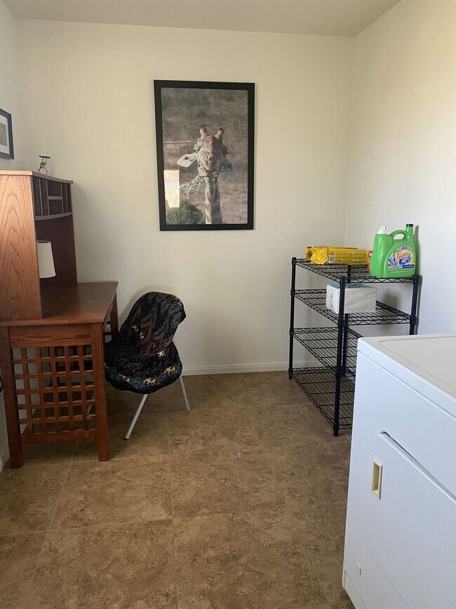 Building Photo - Furnished 2BR Joshua Tree Retreat | Ideal for 3–6 Month Stay |