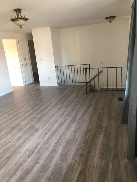 Building Photo - 516 E Wedgewood Ave