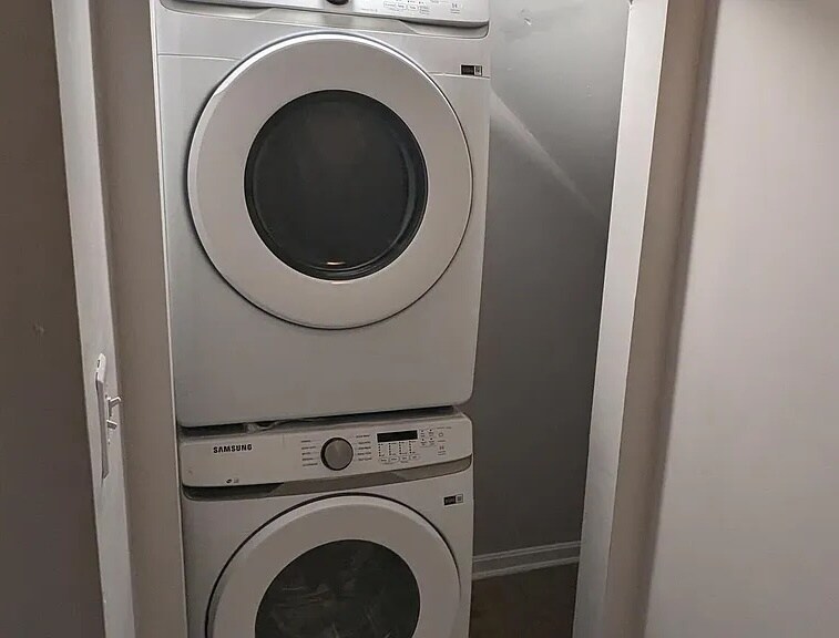 Building Photo - 1902 Curtis Ct SE