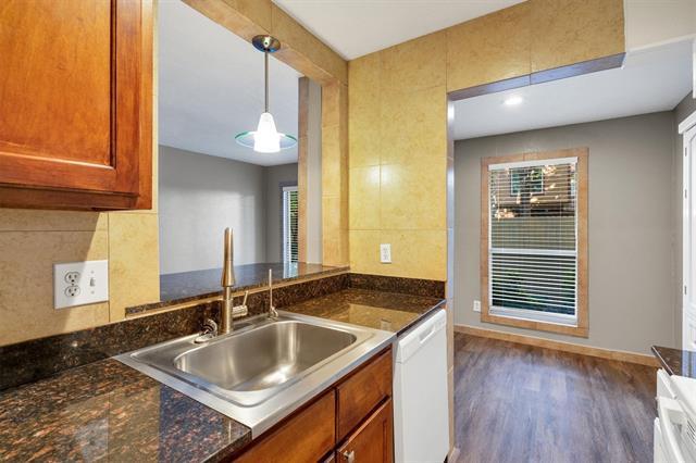 Building Photo - 5727 Richmond Ave