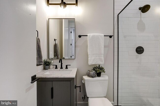 Building Photo - 1225 11th St NW