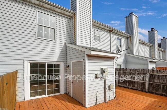 Building Photo - 437 Greenview Dr