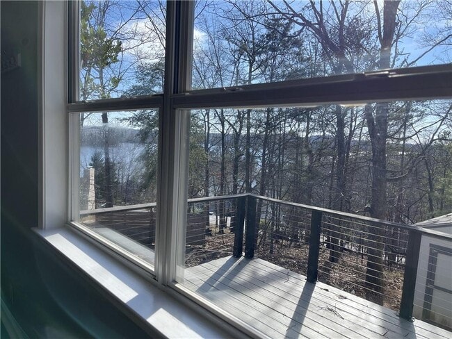 Building Photo - 3492 Point View Cir