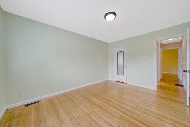 Building Photo - SOUTH SAN FRANCISCO HOME FOR RENT - $4,000/mo