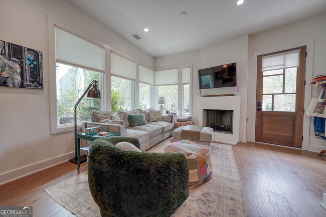 Building Photo - 305 Breakspear Ln