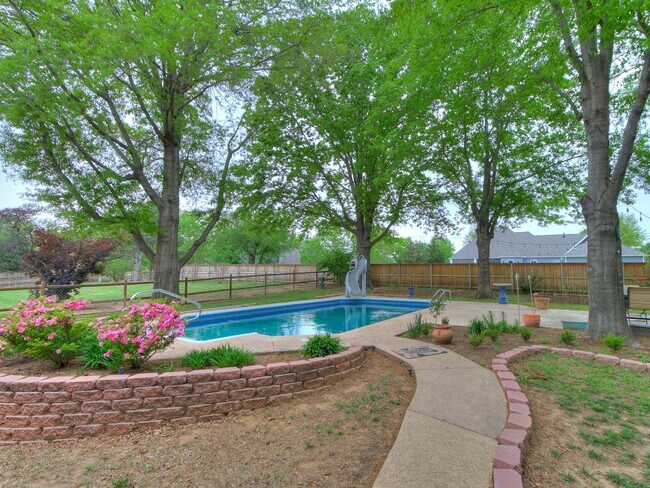 Building Photo - This stunning 4-bedroom, 3.5-bathroom home...