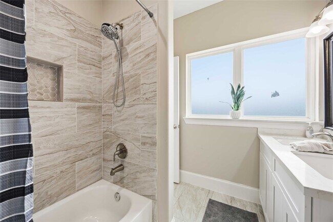 Building Photo - 9320 Coffee St