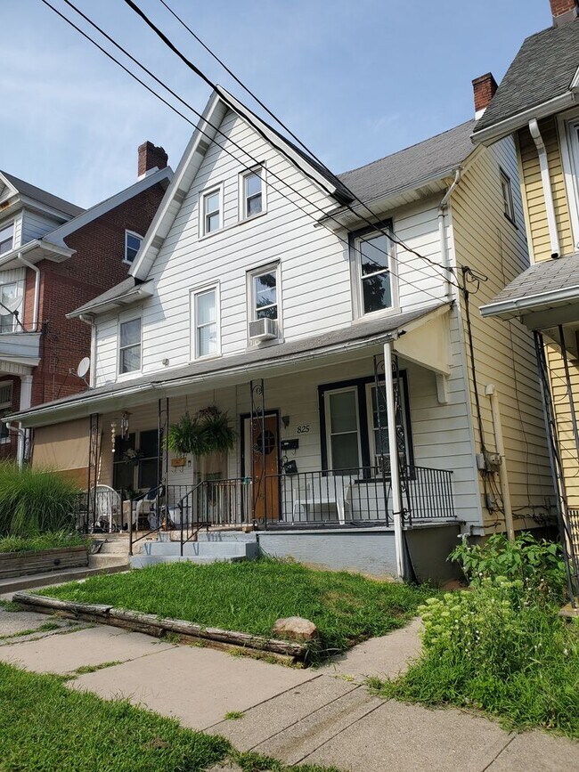 Primary Photo - 825 N Clewell St