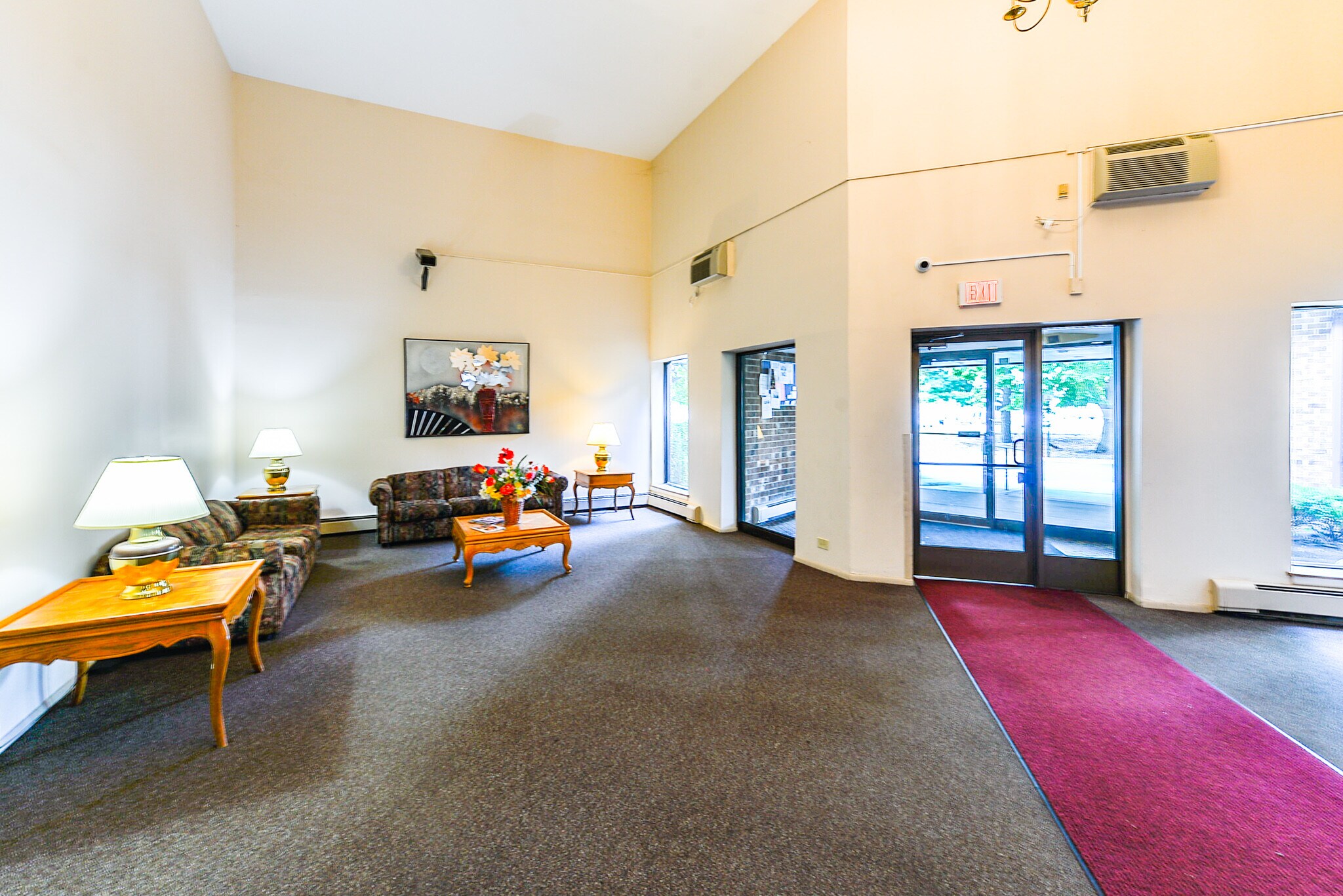 Building Photo - 1475 Rebecca Dr