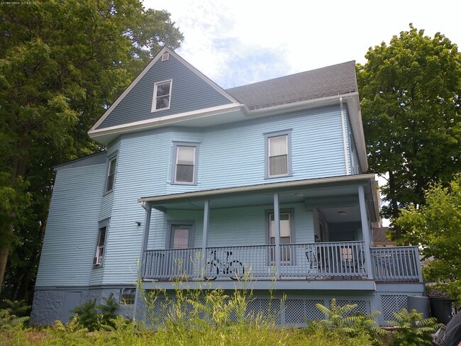 Primary Photo - 113 Comstock Pl