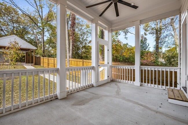 Building Photo - 1408 Lischey Ave