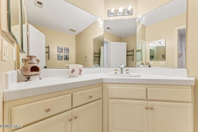 Building Photo - 22521 Blueridge Ct