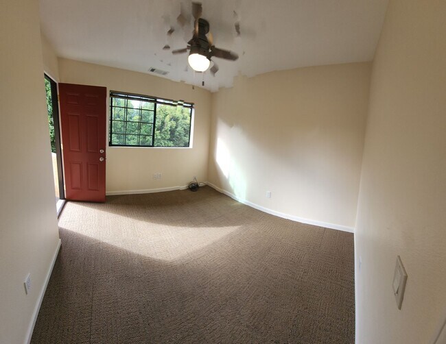 Building Photo - LOCATION-CLOSE PROXIMITY TO POLY CAMPUS
