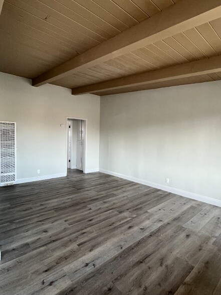 Building Photo - 1246 W 93rd St