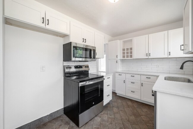 Building Photo - 1777 S 200 E