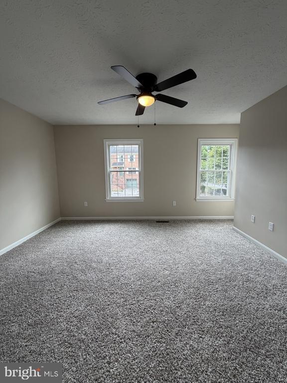 Building Photo - 218 Tudor Dr