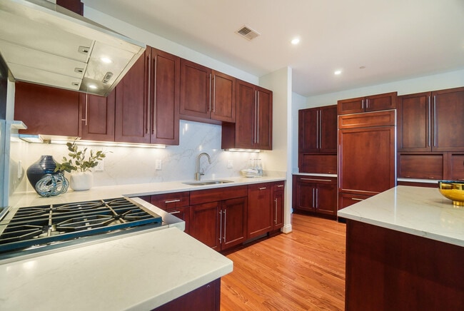 Building Photo - 1 Roebling Wy