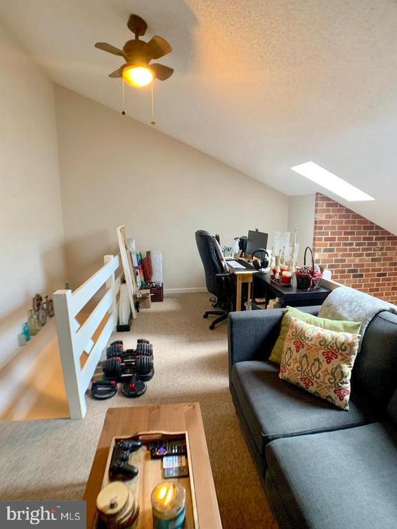 Building Photo - 209 Deer Run