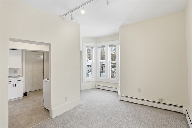 Building Photo - 4 Pearl St