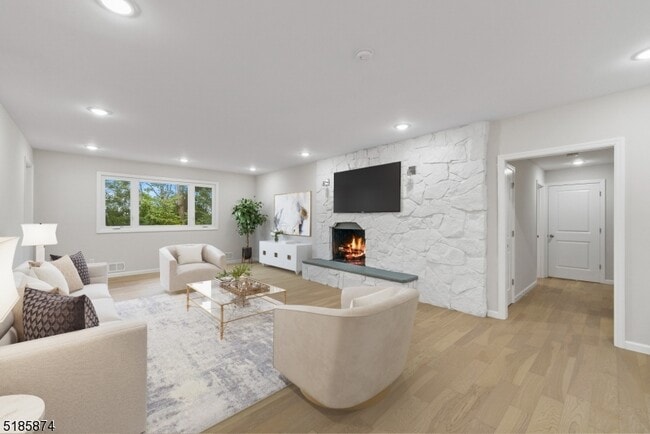 Building Photo - 8 Timberline Dr