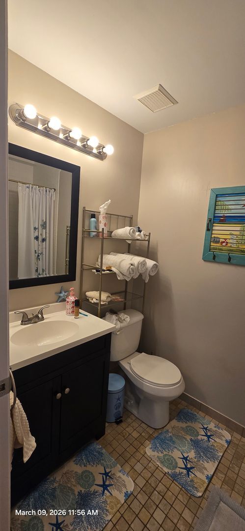 Building Photo - Welcome to **Caloosa Yacht & Racquet Club**, one of Fort Myers’ most desirable **gated waterfront...