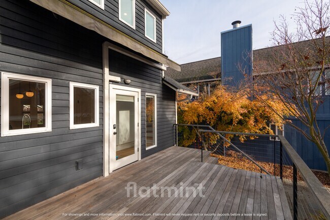 Building Photo - 2315 N 56th St