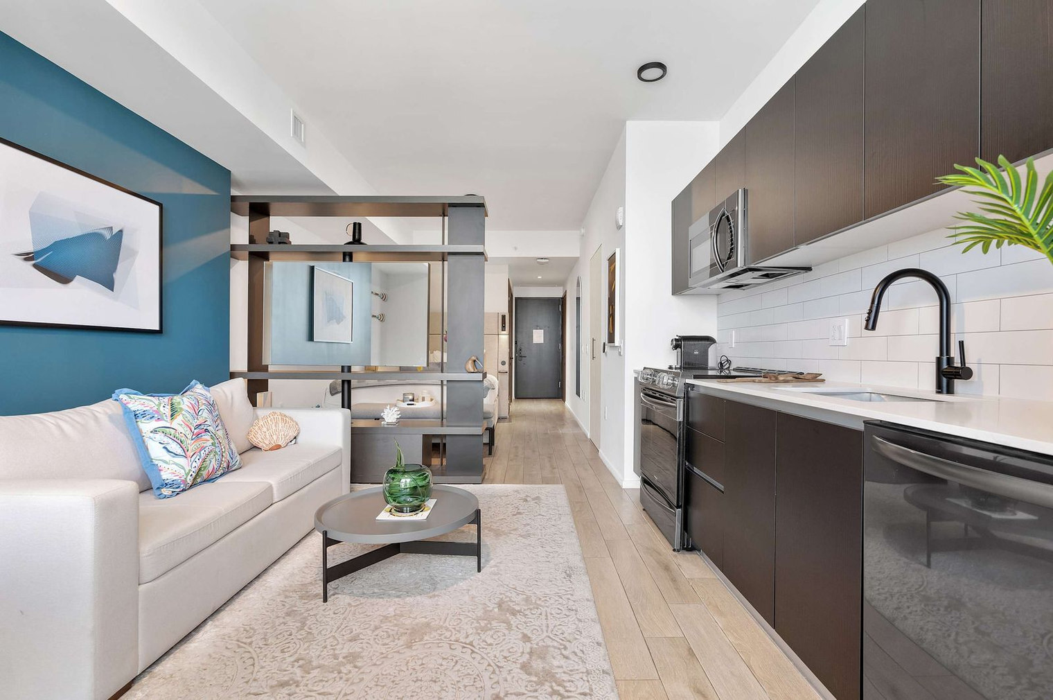 Building Photo - 398 NE 5th St