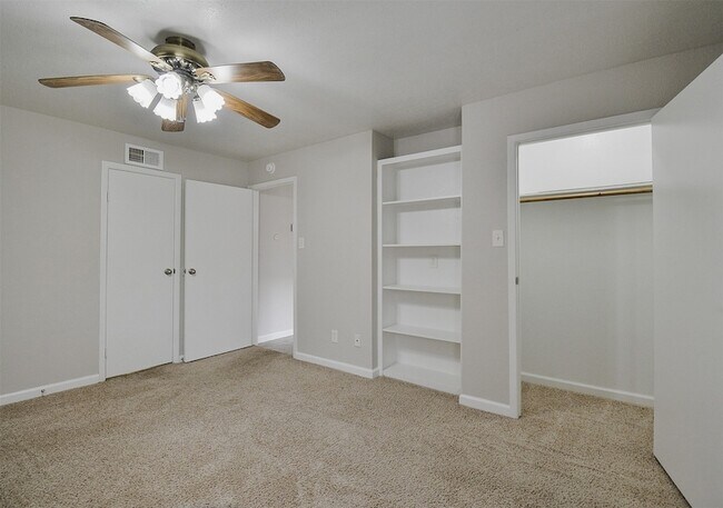 Building Photo - 12955 Woodforest Blvd