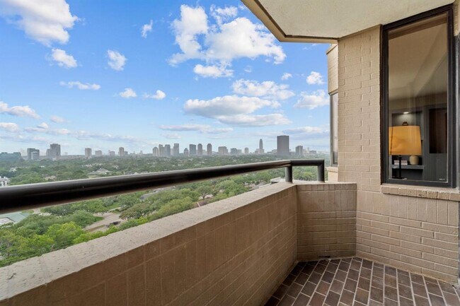 Building Photo - 651 Bering Dr